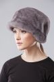 Audinės kailio beretė su snapeliu ir ausytėmis, natūrali pilka